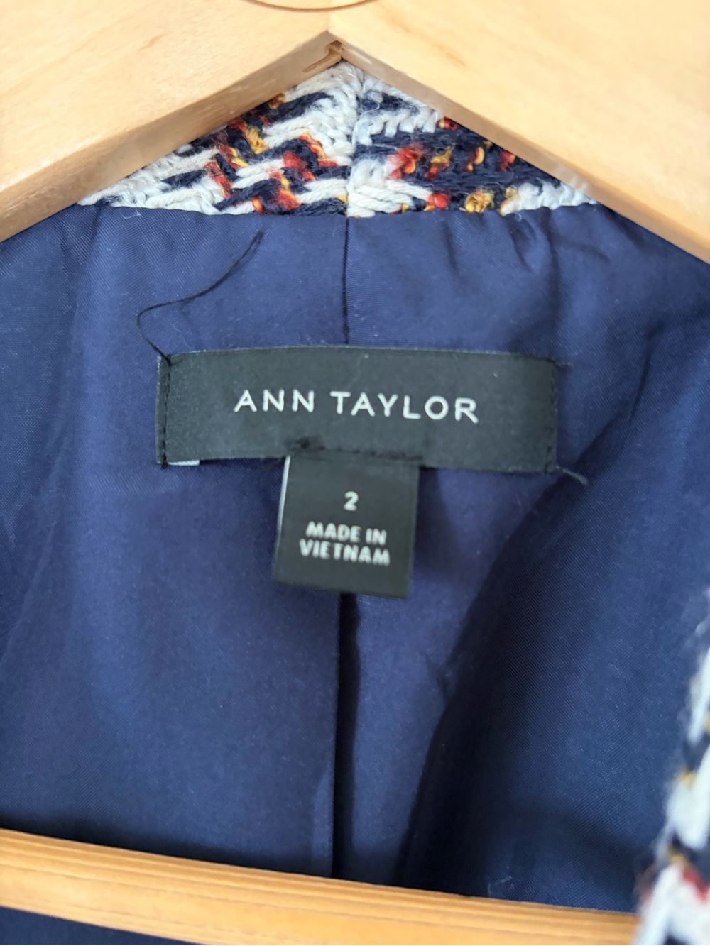 Ann Taylor Eyelash Fringe Plaid Tweed Blazer - Size 2 - Picture 7 of 8